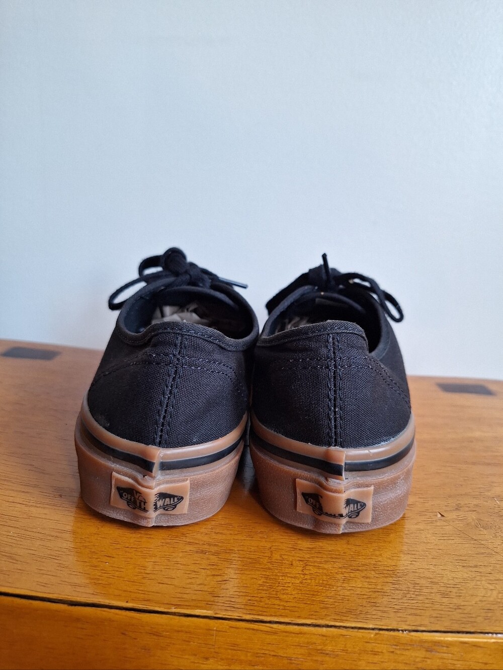 Vans Authentic Skate Shoe   Black / Gum Women's Size 7.5 - Picture 4 of 10